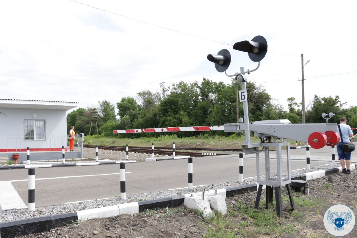 В Кировском завершено восстановление двух железнодорожных переездов