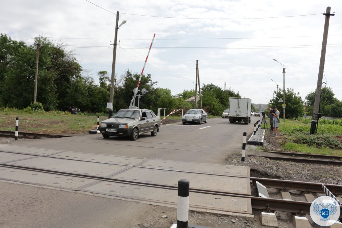 В Кировском завершено восстановление двух железнодорожных переездов