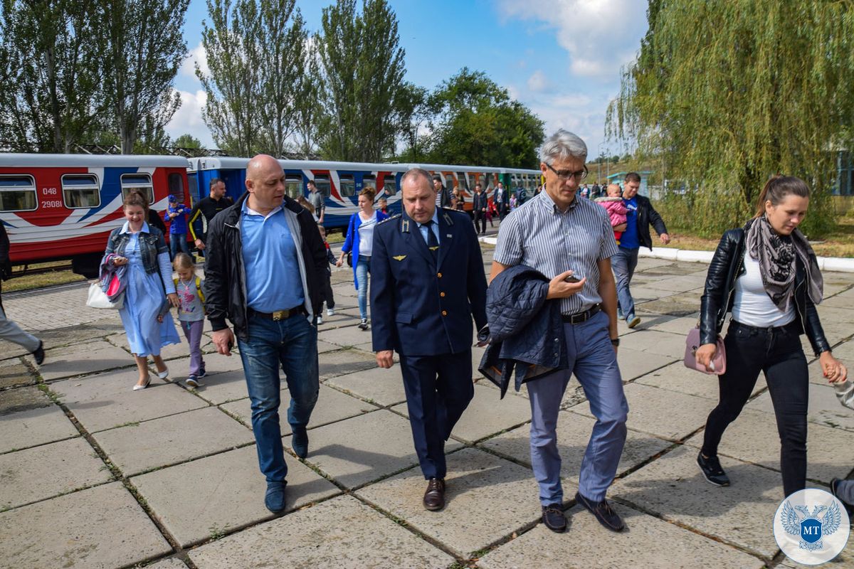 Министерство транспорта ДНР провело акцию для детей на Детской железной дороге