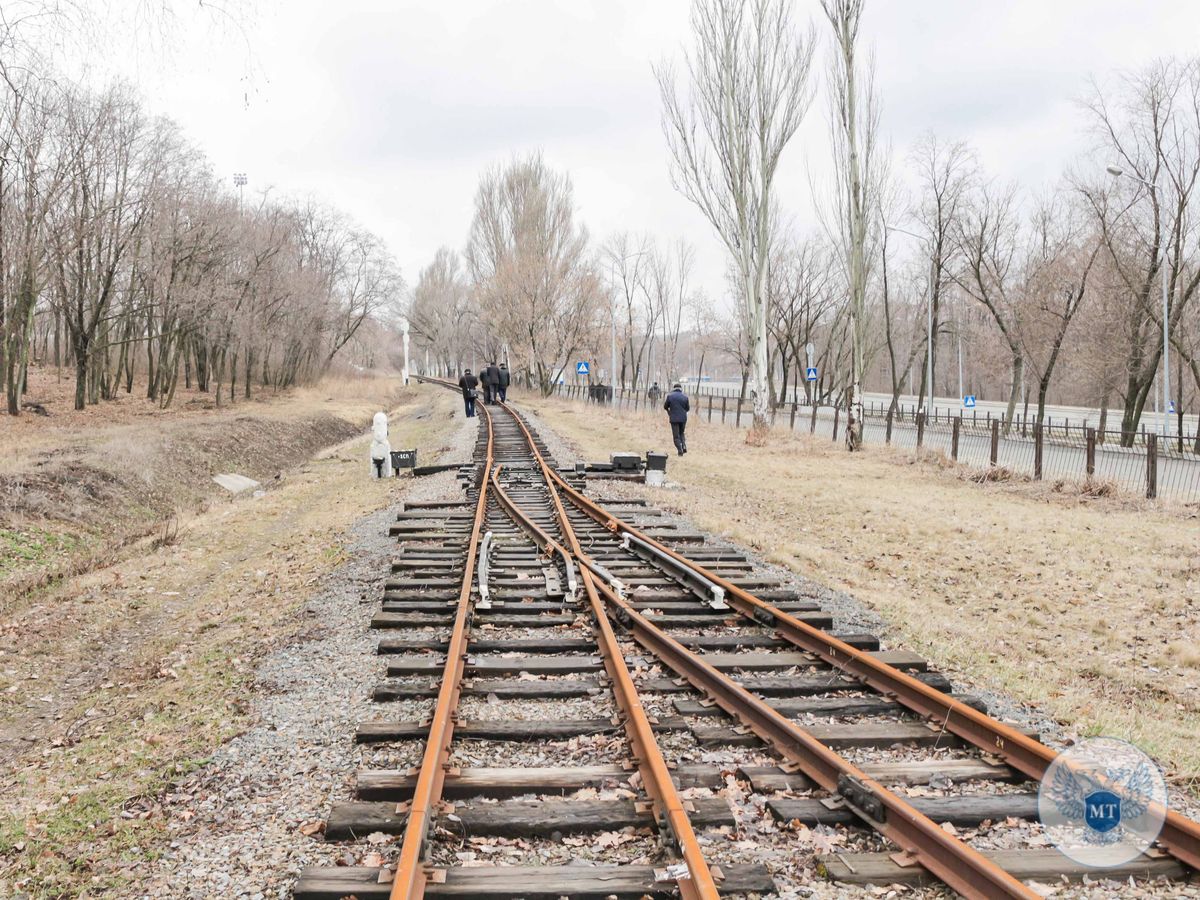 Донецкая детская железнодорожная магистраль начала подготовку к открытию нового сезона (ФОТОРЕПОРТАЖ)