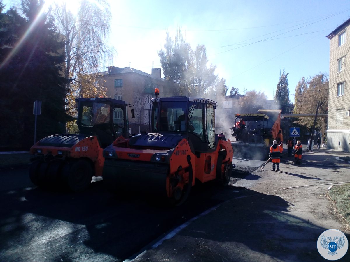 Восстановление участков автодороги, проходящей по территории города Тореза, Минтранс планирует завершить к концу текущей недели