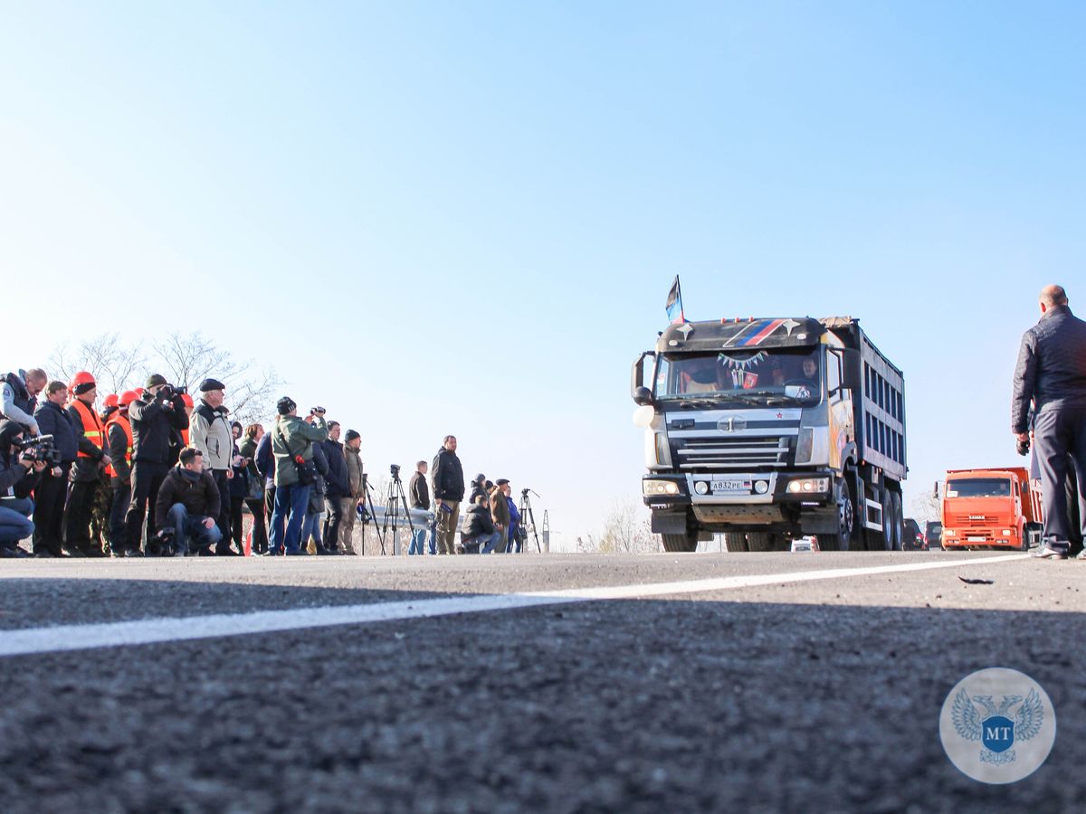 Движение вперед! Денис Пушилин открыл восстановленный путепровод на автодороге государственного значения (ФОТОРЕПОРТАЖ)