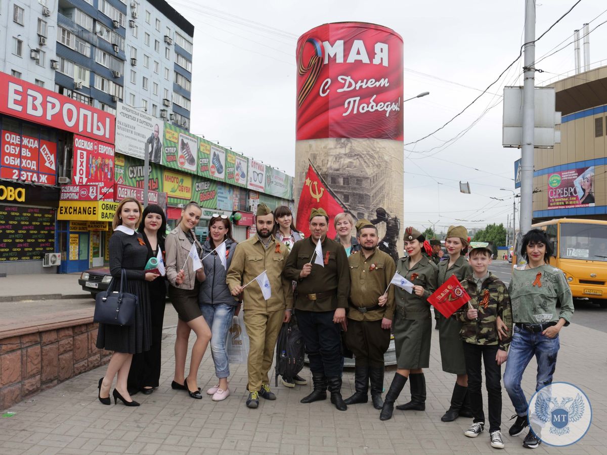 В День Победы Минтранс ДНР провел песенный флешмоб в общественном  транспорте (фото, видео)