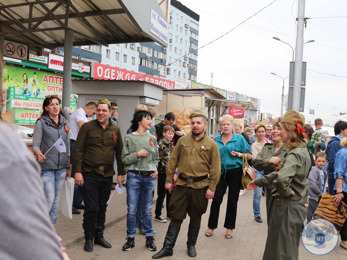 В День Победы Минтранс ДНР провел песенный флешмоб в общественном транспорте (фото, видео)