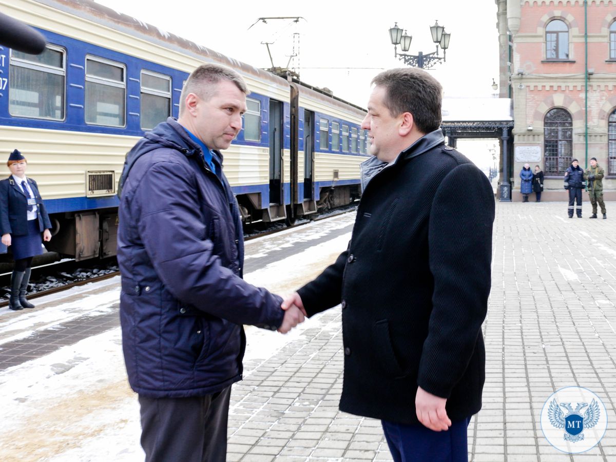 Первая за три года электричка прибыла сегодня в Дебальцево