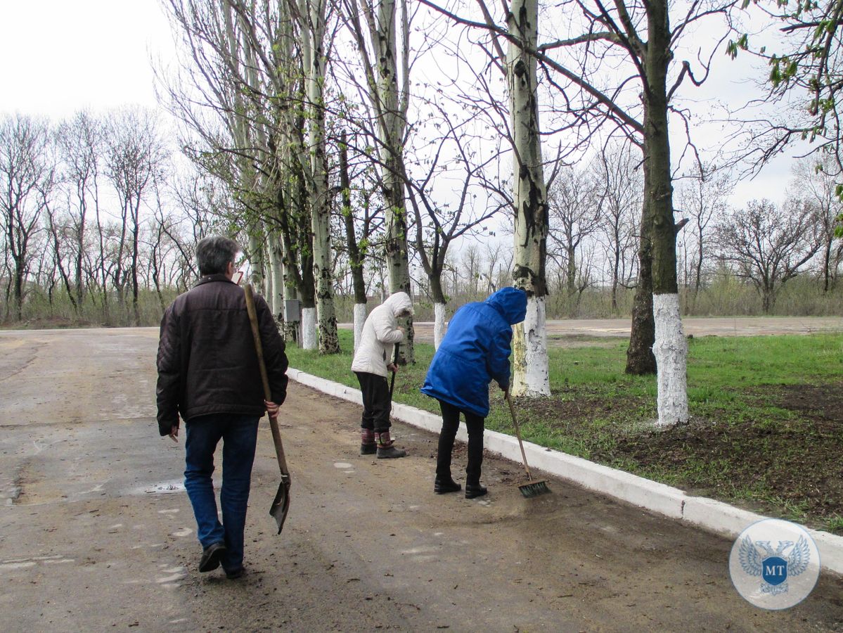 Сотрудники Минтранса ДНР и подведомственных предприятий приняли участие в общереспубликанском субботнике