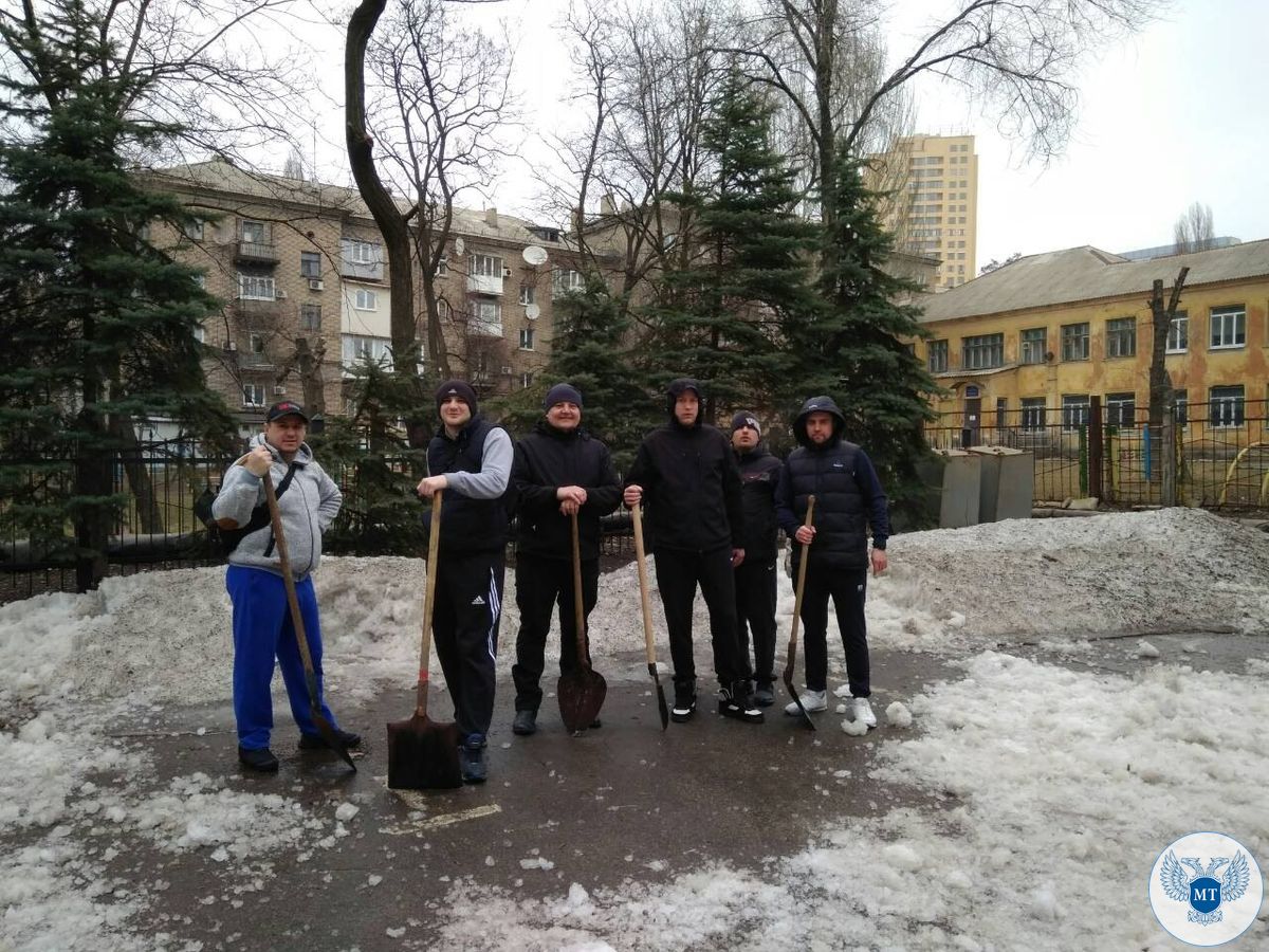 Сотрудники Минтранса ДНР и подведомственных предприятий приняли участие в общереспубликанском субботнике