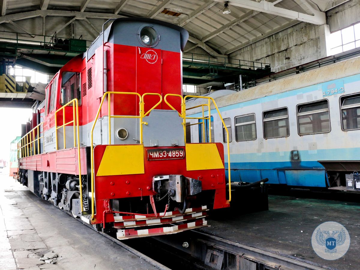 На Донецкой железной дороге ремонтируют локомотивный парк