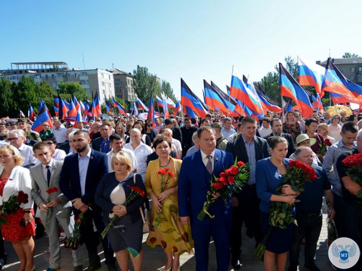 Дмитрий Подлипанов принял участие в церемонии открытия памятного знака в честь Первого Главы Республики