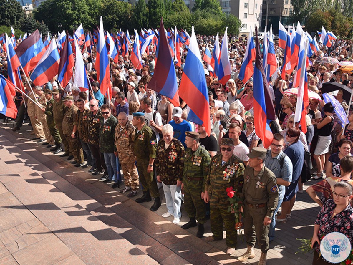 Дмитрий Подлипанов принял участие в церемонии открытия памятного знака в честь Первого Главы Республики