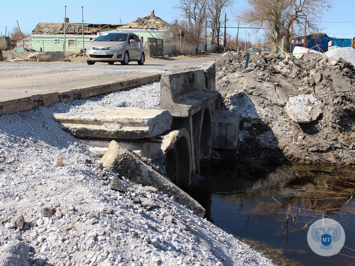 Минтранс приступил к восстановлению моста в Староласпе, разрушенного в ходе боевых действий