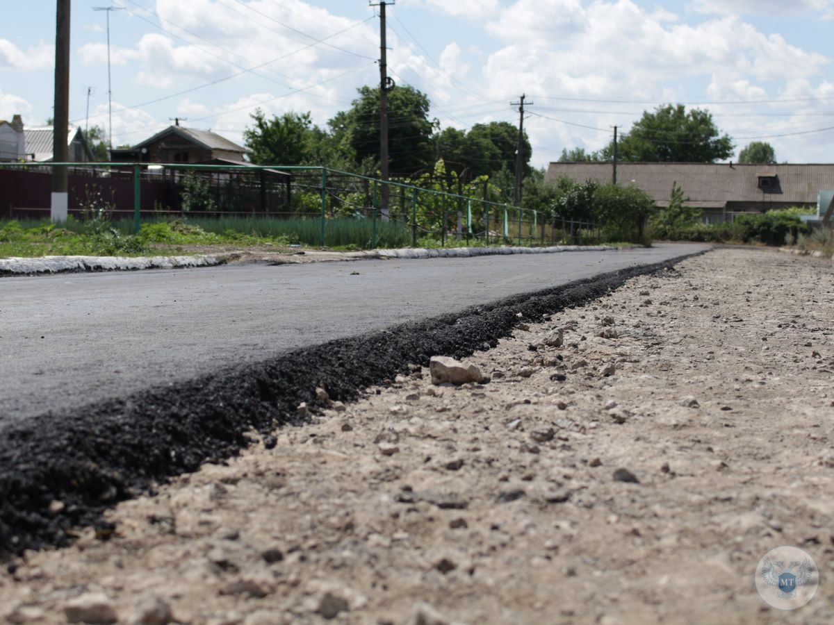 В Старобешевском районе завершается восстановление автомобильной дороги местного значения в селе Марьяновка