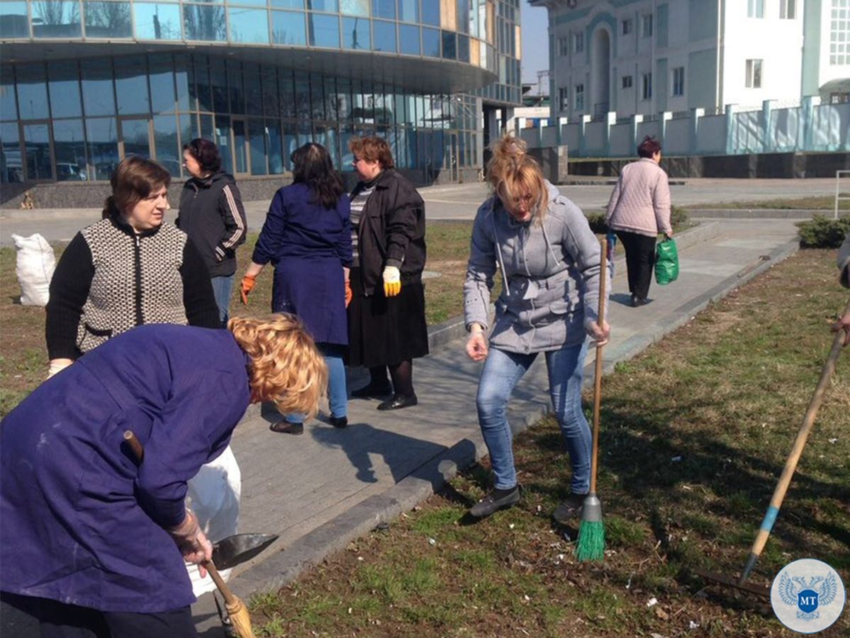 Сотрудники Минтранса ДНР и подведомственных предприятий приняли участие в общереспубликанском субботнике