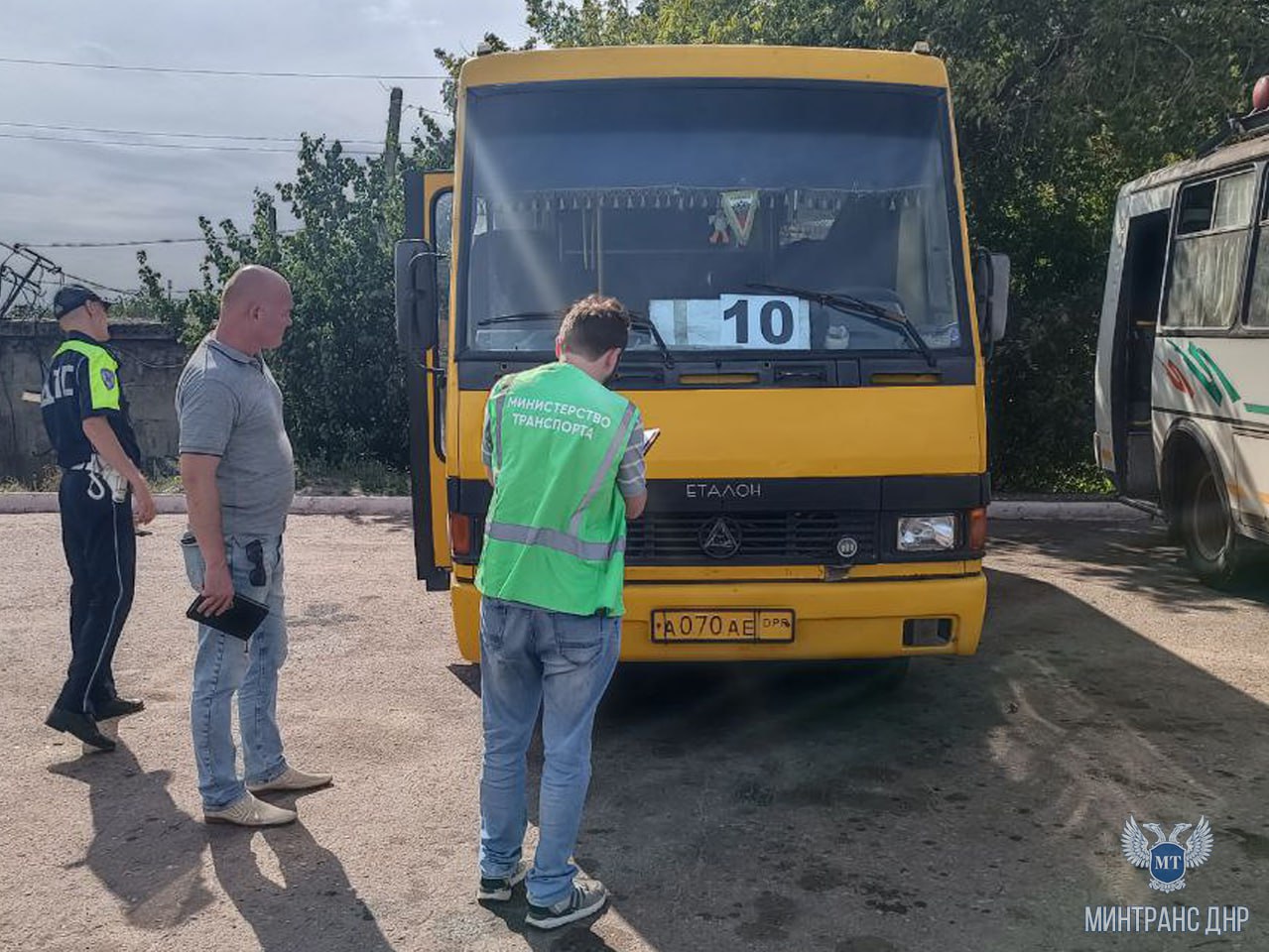 Санитарно-техническое состояние пассажирского транспорта проверили в Енакиево 