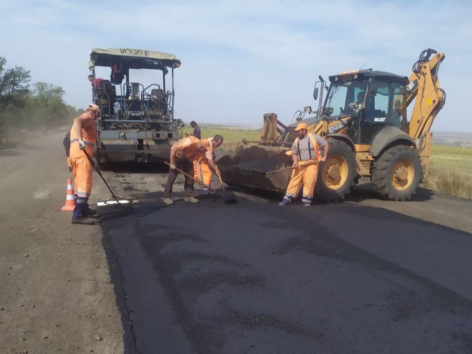 За неделю Службой автомобильных дорог Донбасса в рамках контракта по содержанию авто дорог ДНР выполнены мероприятия