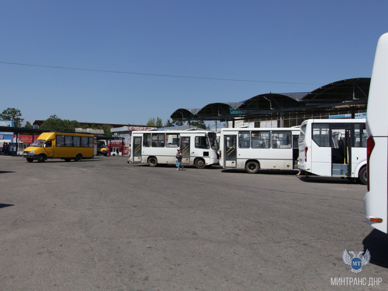 Девять новых автобусов вышли на муниципальные маршруты в Макеевке