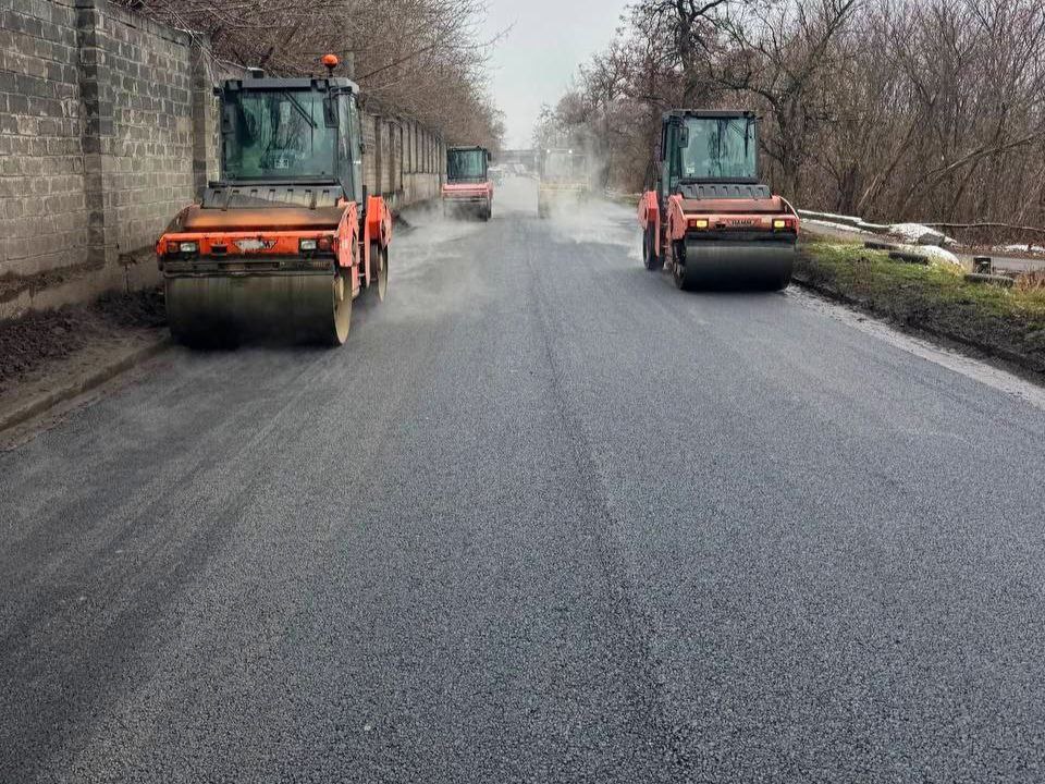 Под контролем «Службы автомобильных дорог Донбасса» в Макеевке дополнительно отремонтировано свыше 5 км муниципальных дорог 