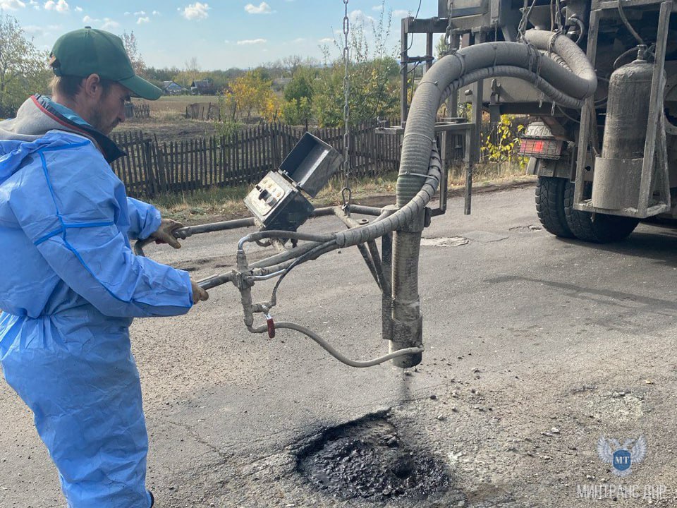 За минувшую неделю «Службой автомобильных дорог Донбасса» выполнены следующие мероприятия по содержанию автодорог Республики