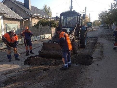 «Мариупольавтодор» приступил к обновлению дорожного полотна в двух районах города 